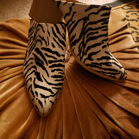 Brand New Cupid Zebra Striped Mules! - Picture 5 of 9